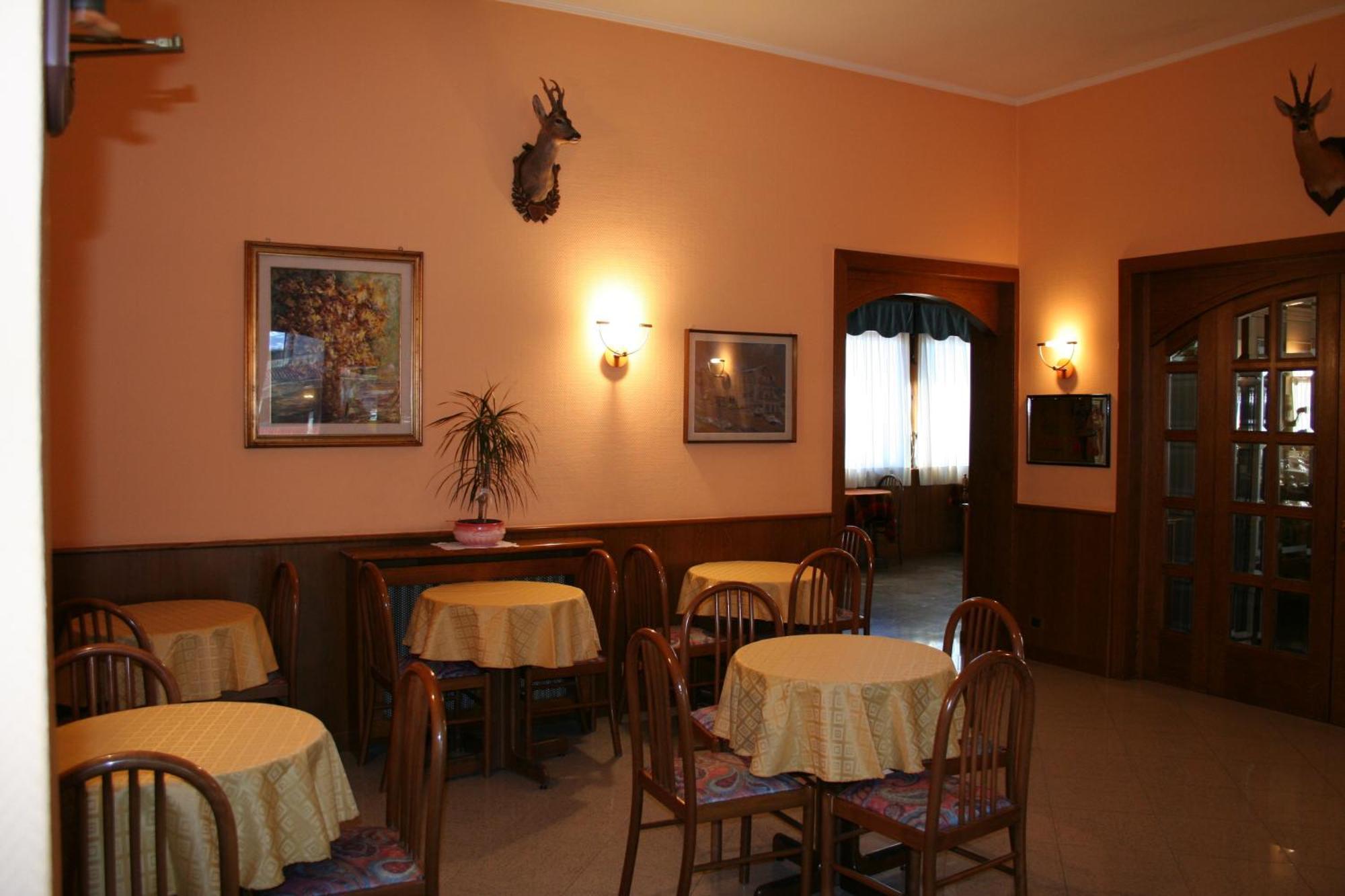 קסטיונה דלה פרסולאנה Hotel Migliorati מראה חיצוני תמונה