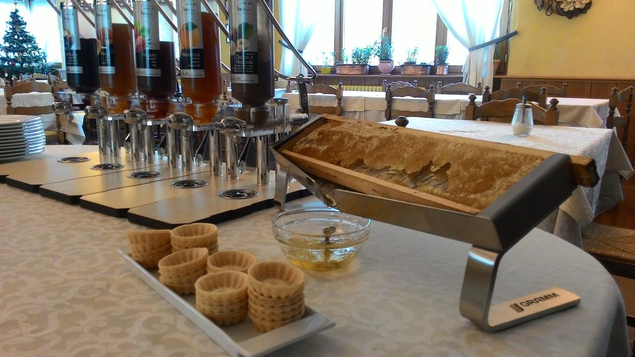 קסטיונה דלה פרסולאנה Hotel Migliorati מראה חיצוני תמונה